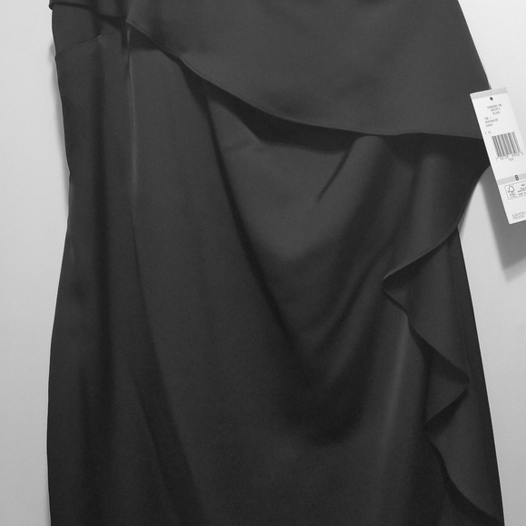 Dress - Picture 1 of 1